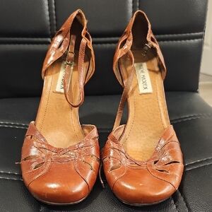 Steve Madden Women's Tan Leather Heels